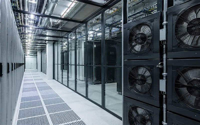 Sistema di filtrazione dell’aria HVAC in un data center per il controllo delle particelle e la protezione delle apparecchiature.